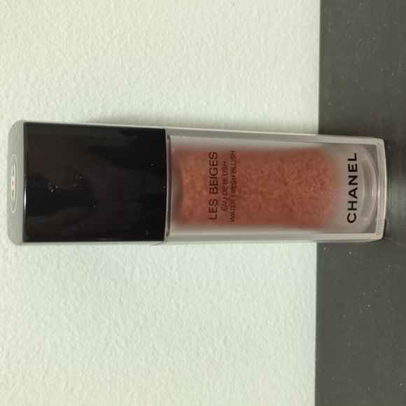 Chanel Water Blush - Picture 2 of 3